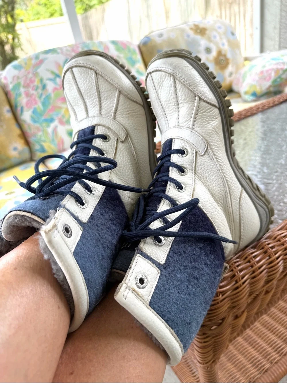 UGG Adirondack II Waterproof Winter Boots Blue Ombré Leather Size 6